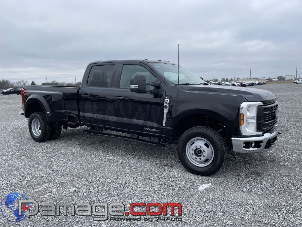 2024 Ford F-350 Super Duty XL's photo
