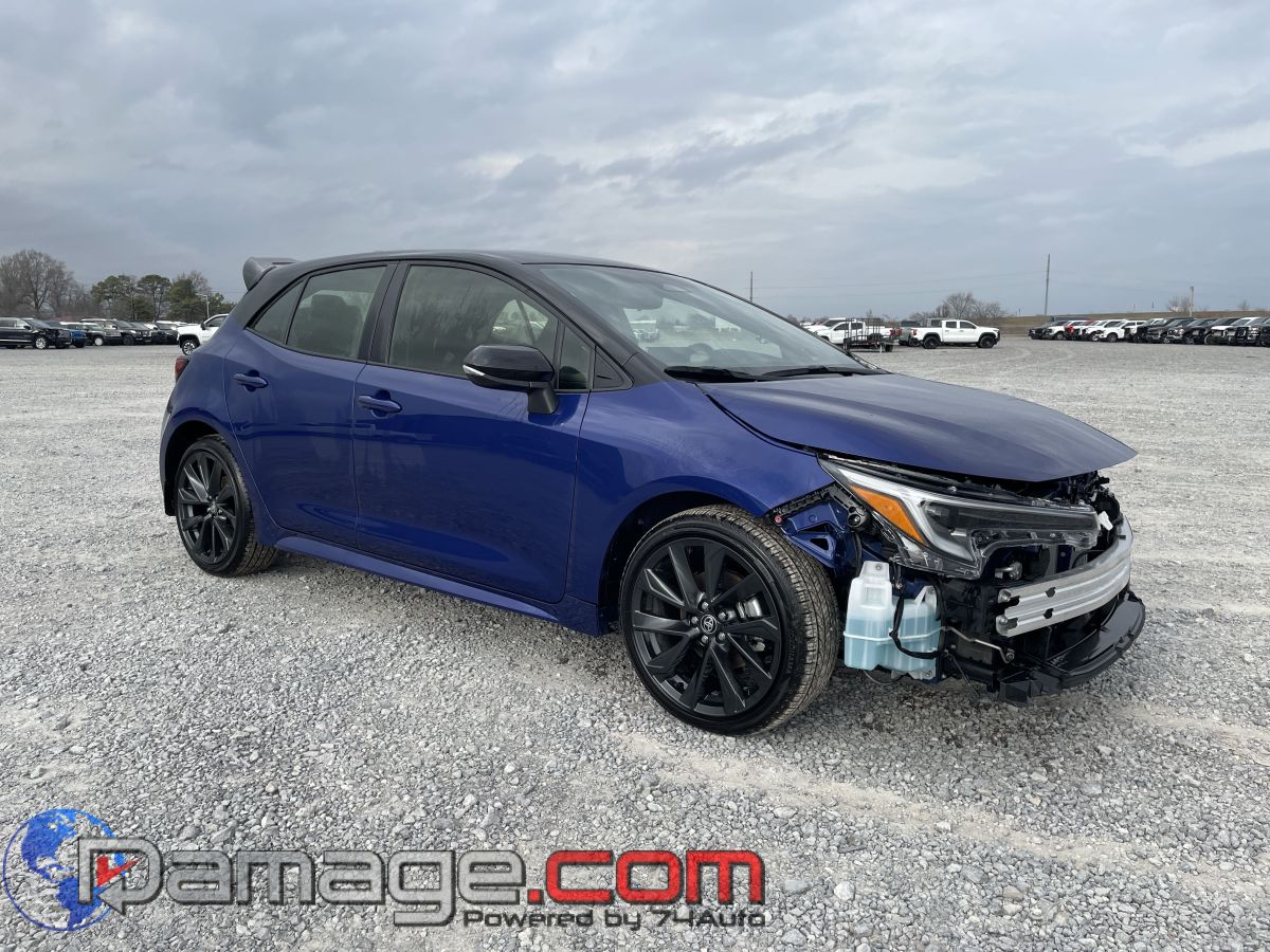 2025 Toyota Corolla Hatchback XSE's photo