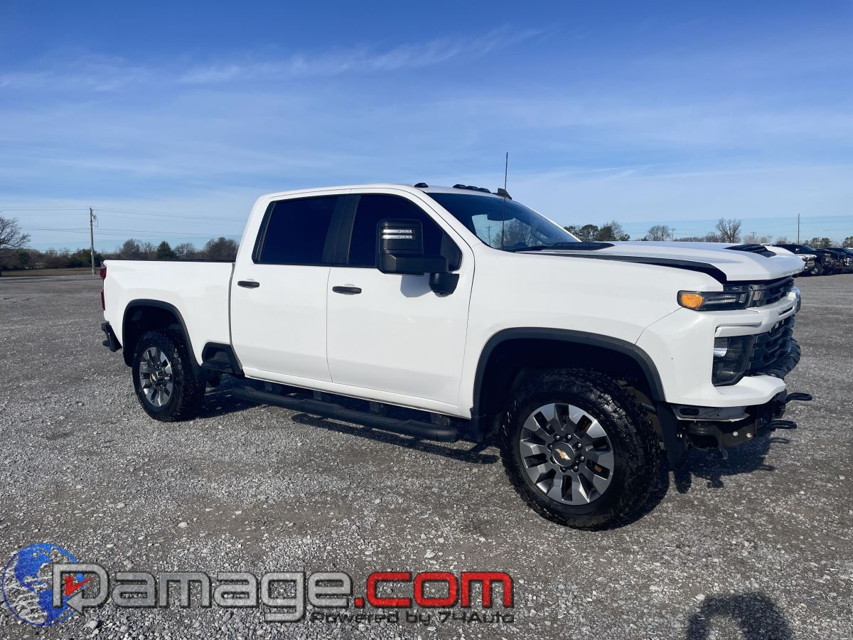 2024 Chevrolet Silverado 2500HD Custom's photo