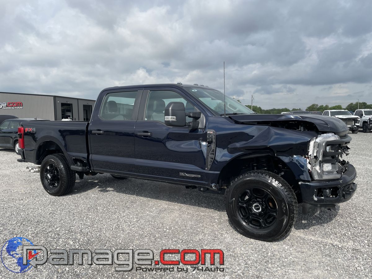 2025 Ford F-250 XL 4x4 Crew Cab 6-3/4' Box's photo