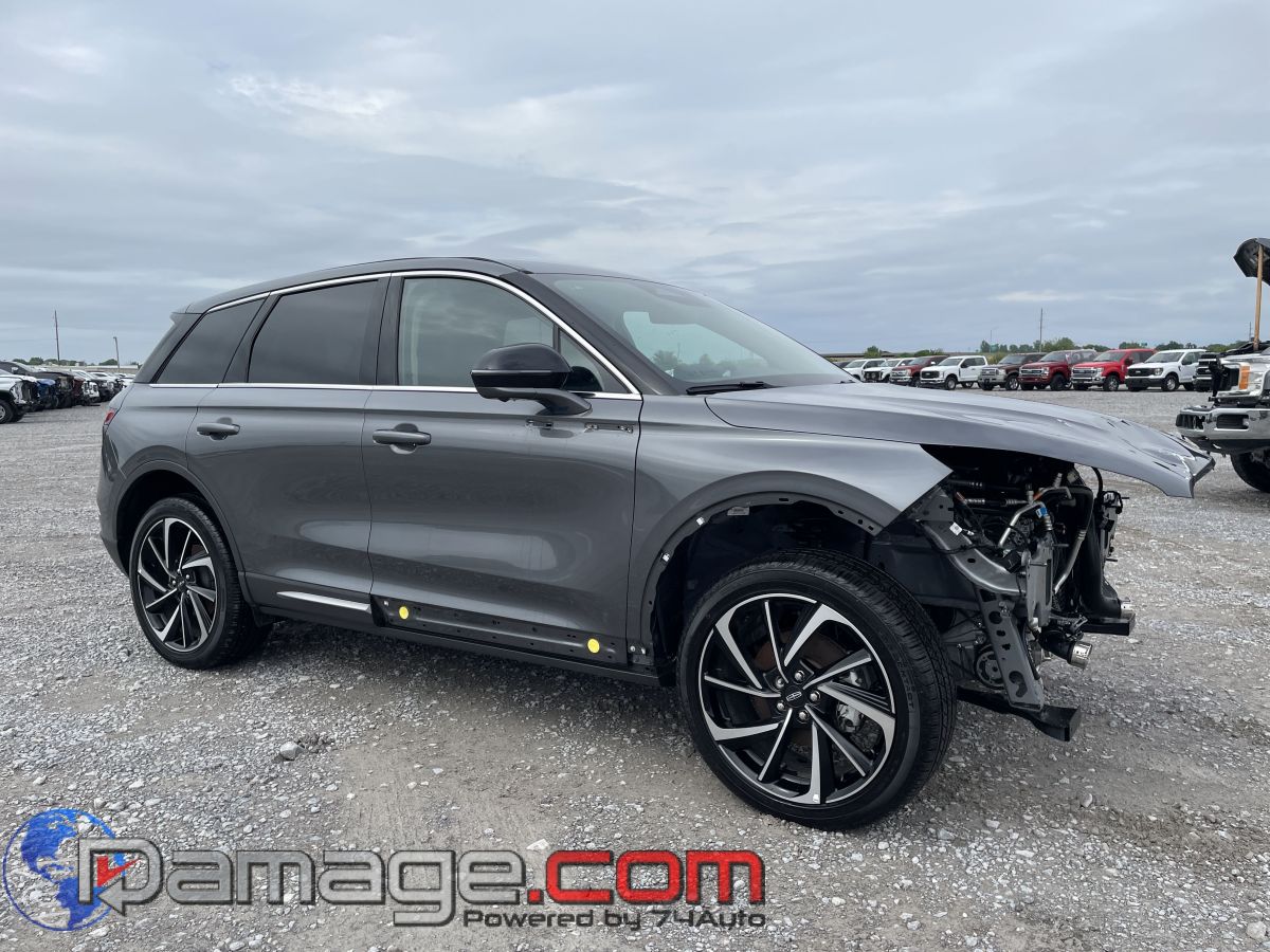 2025 Lincoln Corsair Reserve AWD's photo