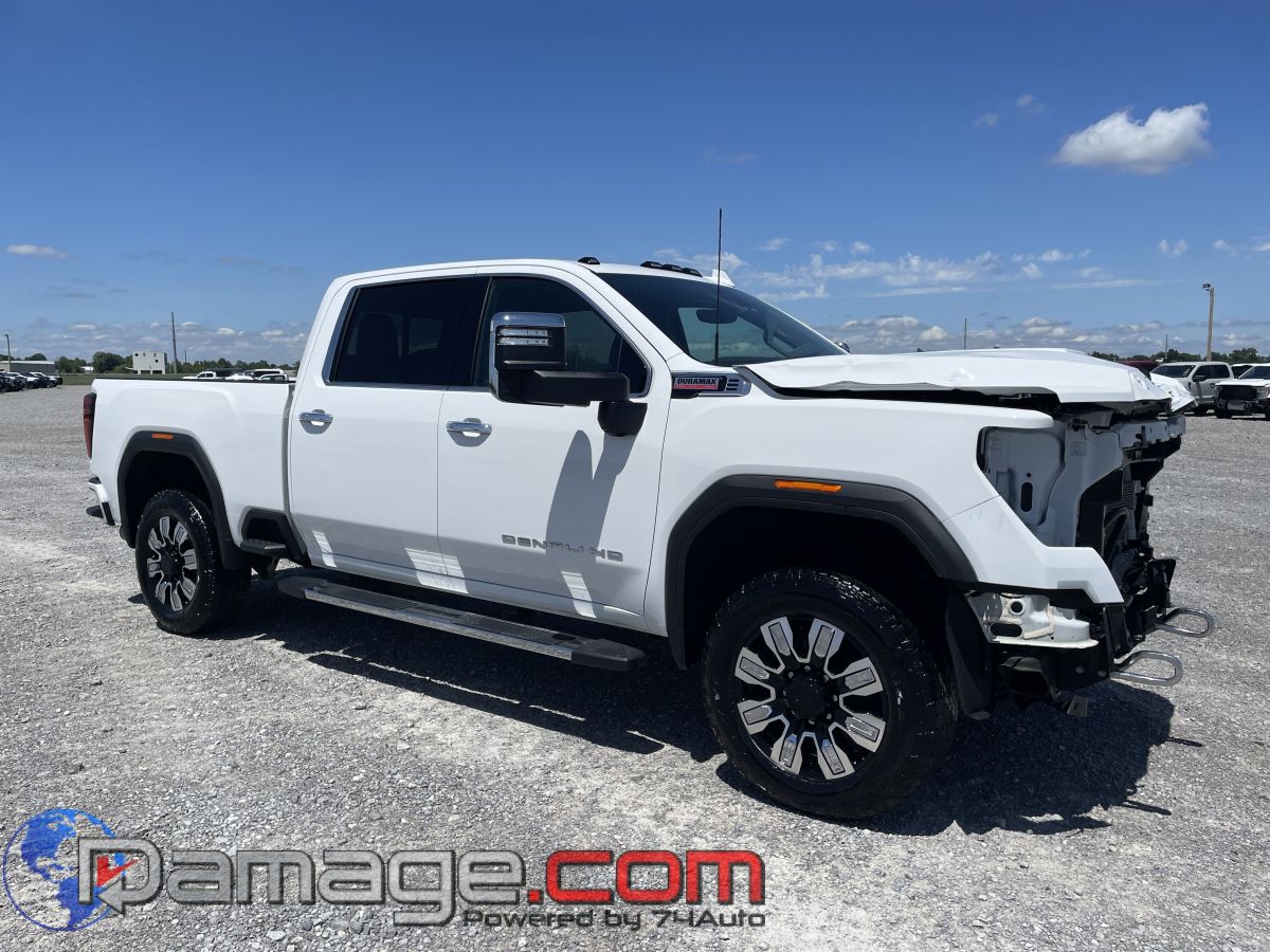 2024 GMC Sierra 4WD Crew Cab Standard Box Denali's photo